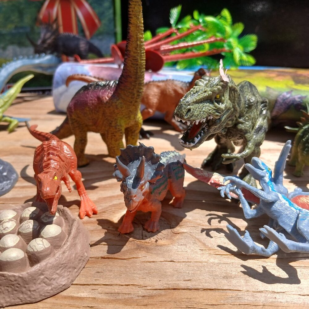 Dinosaur Play Set with Large Mat and Figurines
